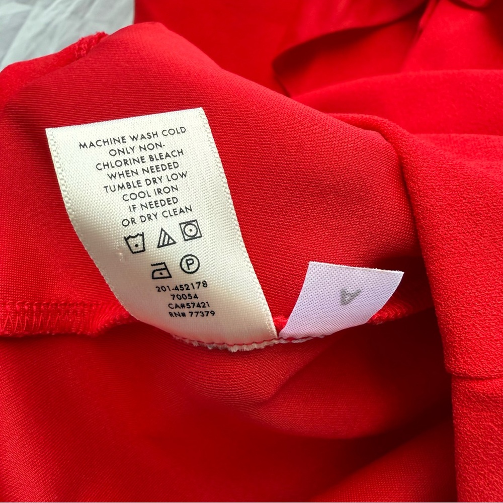 Ann Taylor Red Sleeveless Ruffle Back Keyhole Tie Holiday Party Top Size Small - Picture 4 of 7